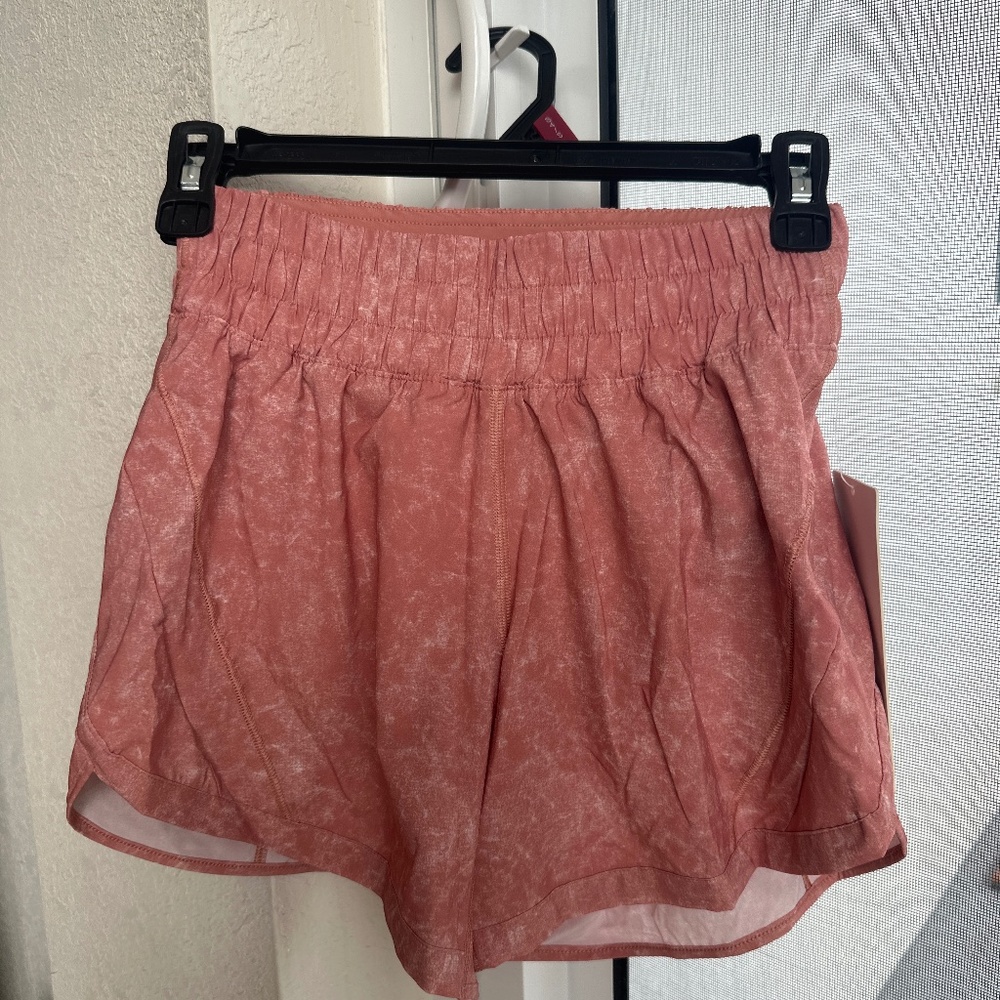 Lululemon Track That MR Short 5” *Lined NWT Size 4